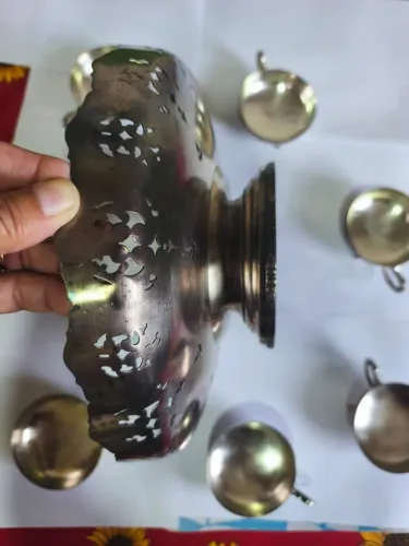 Conjunto de chá Vintage Metal Prateado com Pé e Vazados 1 bandeja e 6 xicaras