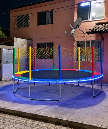 Pula pula, trampolim, cama elástica 