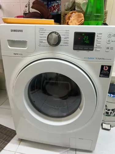 Lava e seca Samsung com 3 meses de garantia.
