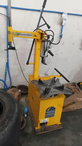 Maquina de pneu