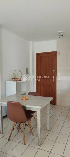 Studio com 01 vaga de garagem - Proximo da UFSC - Trindade