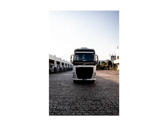 Volvo Fh 420 6x2 Renovação Da Frota Friboi