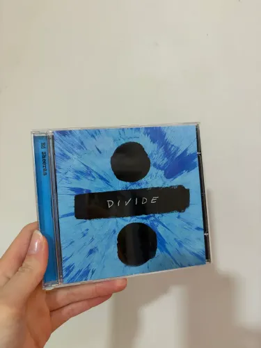 CD ED SHEERAN | DIVIDE | PERFEITO ESTADO