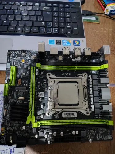 KIT Intel Xeon X79M-S Leia Anúncio 