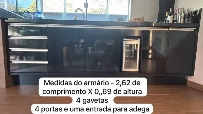 Armário de cozinha com gavetas