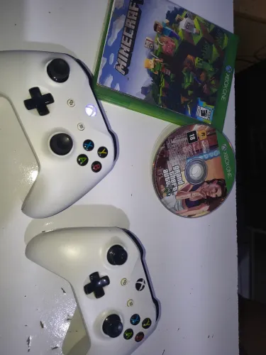 Xbox One S branco