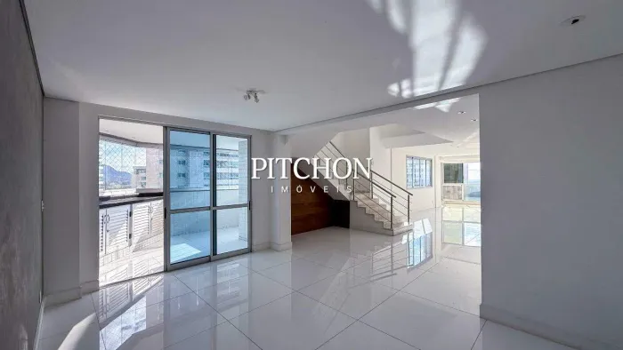 Cobertura à venda com 495m², sendo 5 Quartos, 3 suítes e 8 vagas no bairro Belvedere
