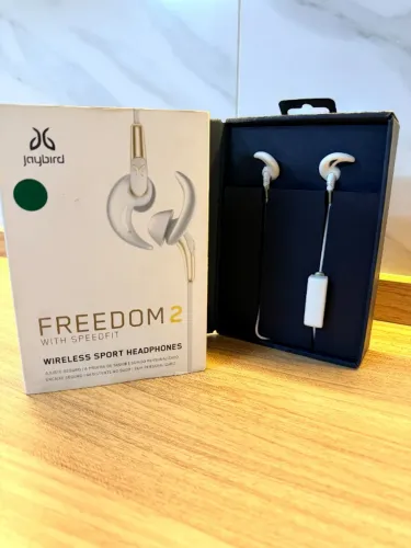 Fone de Ouvido Esportivo Freedom 2 Branco - Usado