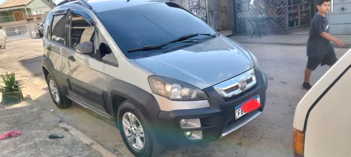 Fiat Idea Adv./ Adv.lock.dualogic 1.8 Flex 5P 2012