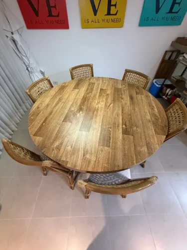 Mesa de jantar com 6 cadeiras