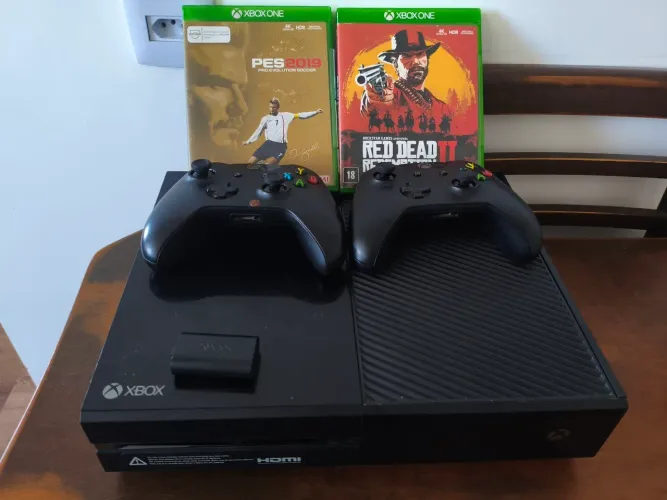 Xbox one 2 controles + assinatura 500 jogos