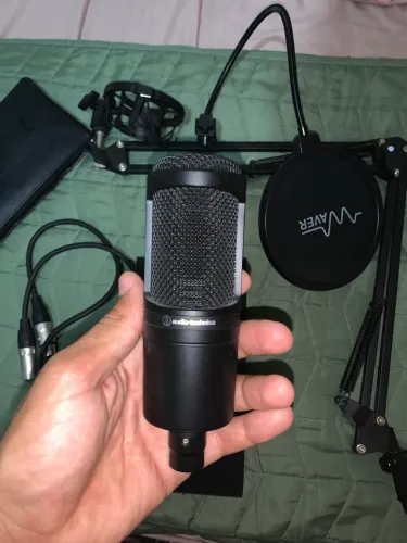 Microfone condensador at2020 + braço articulado + cabo xlr