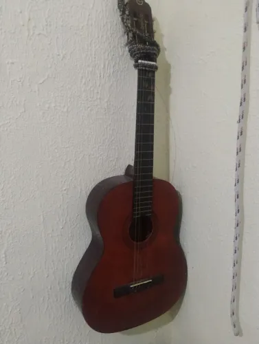 Vendo violão usado