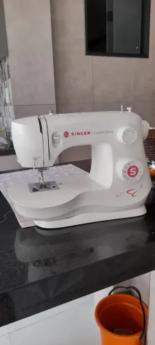 Máquina de costura Singer 3333