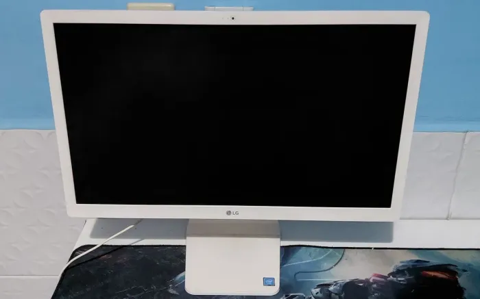 LG All in One 21,5 Celeron 4GB RAM HD 500GB - Branco