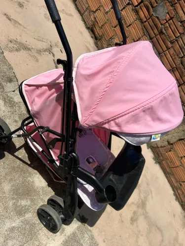 Vendo carrinho de bebê