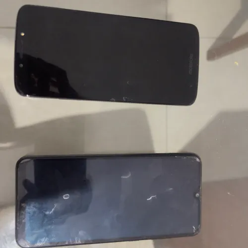2 Celulares Motorola Samsung/Retirada de Peças
