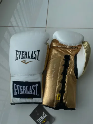 Luva Boxe/Muay Thai Everlast Powerlock Cadarço 16oz (Leve detalhe)