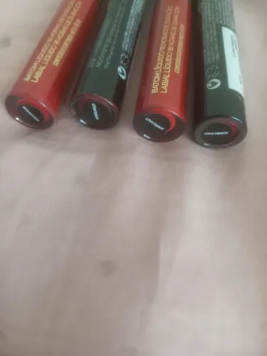 Batom lançamentos da Avon vários tipos...