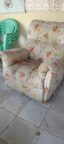 Poltrona de balanço  reclinável super confortável 