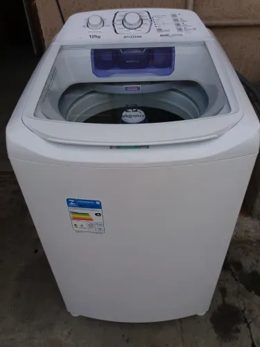 Lavadora de roupas Electrolux LAC12