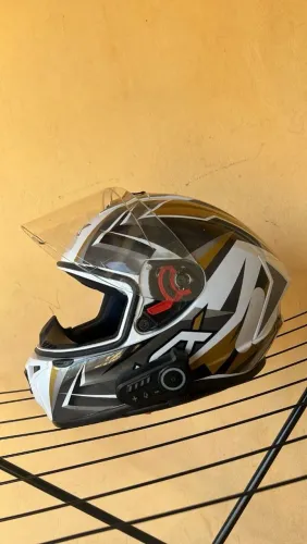 Capacete
