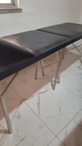 Oportunidade! Maca Portátil Preta 65cm | Cabeceira Reclinável | 200kg | R$ 300