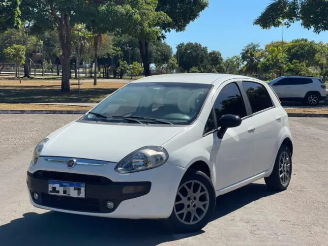 Fiat Punto Attractive 1.4 Fire Flex 8V 5P 2013