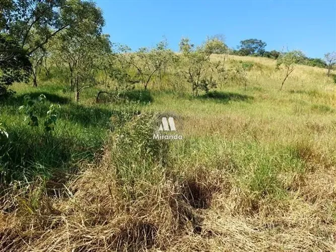 Terreno de 1.233m² na Cotia