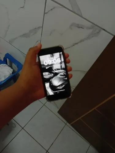 iPhone SE 2022 64gb (2nd geração)