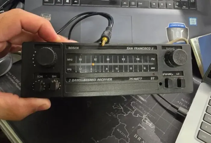 Rádio Bosch San Francisco Ii 25w Revisado Leds E Aux P2