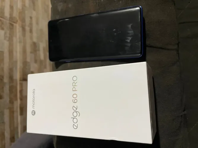 Troco Moto Edge 60 PRO
