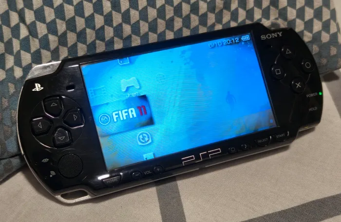 Vendo ou troco Sony PSP + Fifa 11
