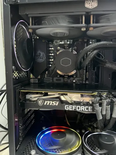 PC Gamer Ryzen 7 5700G + RTX 3070 8GB + 24GB RAM + SSD 512NVE+SSD1TB