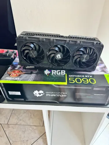 Placa de Vídeo RTX 5090 Gainward Phantom GS 32GB GDDR7