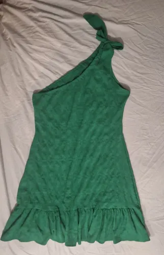 Vestido curto verde bandeira