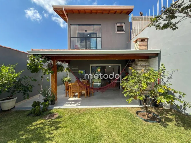 Casa com 3 quartos à venda, 161 m² por R$ 1.590.000 - Bairro Centro - Guararema/SP