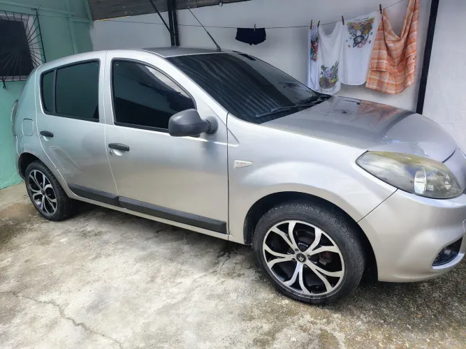 Renault Sandero Authentique Hi-flex 1.0 16V 5P 2014