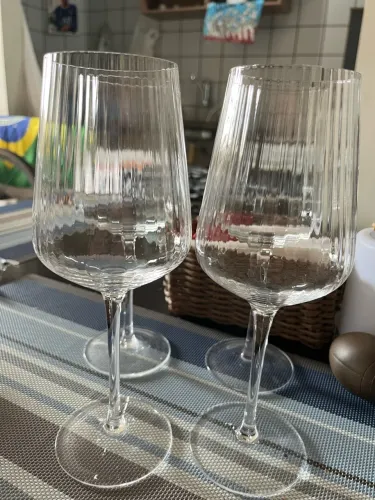 Vendo 4 taças de vidro delicado