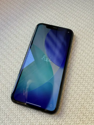 iPhone 11 64 GB - preto 