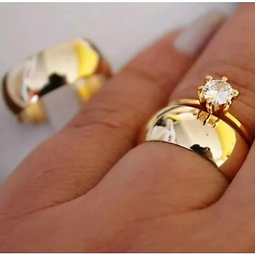 Par de Alianças Casamento Abaulada 8mm Anatômicas + Solitária Banho Ouro 18k + Caixinha.
