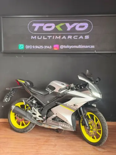 YAMAHA R15 2024