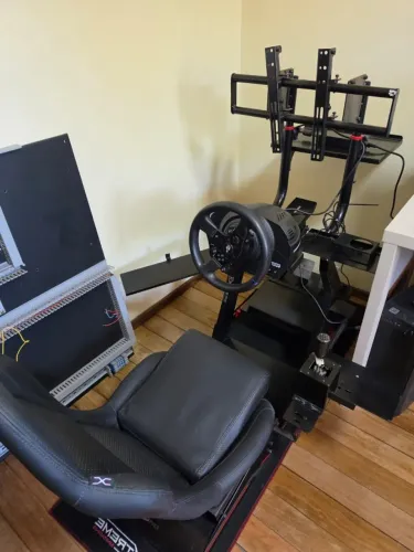 cockpit simulador volante thrustmaster t300rs gt com pedais e cambio