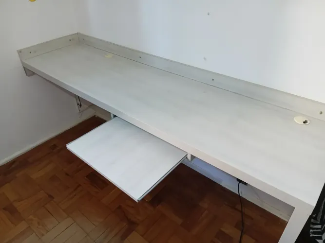 Mesa escrivaninha usada