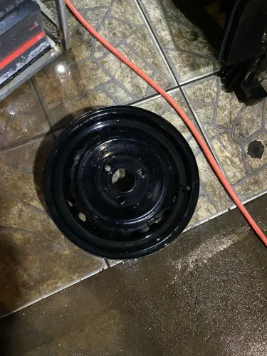 Roda do Renault Kwid aro 14 3 furos