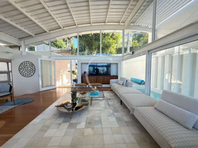 Casa de condomínio à venda 4 suítes, 650m², Jardim Pernambuco - Leblon
