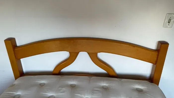 Cama de Casal em Madeira + Colchão Gazin High Support - Ótimo Estado