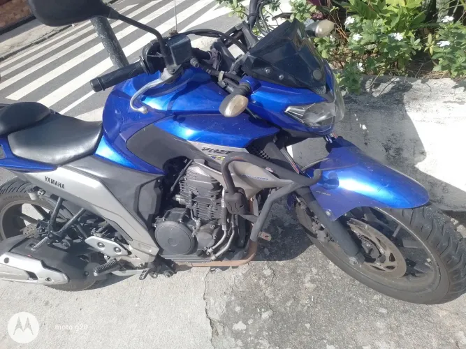 Moto Yamaha Fazer 250
