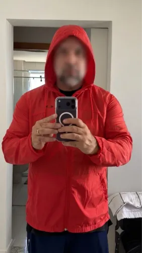 Corta-vento vermelho da Oakley - TAM XL