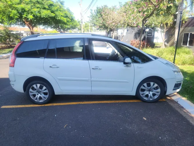 Citroen C4 Picasso Grand 2.0 16V 143cv AUT 2014